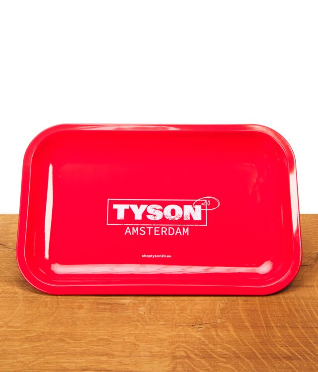 Tyson 2.0 Tray in Rot auf Holzbrett