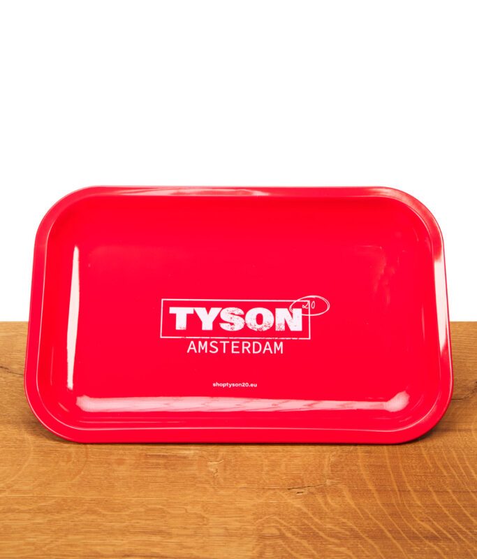 Tyson 2.0 Tray in Rot auf Holzbrett