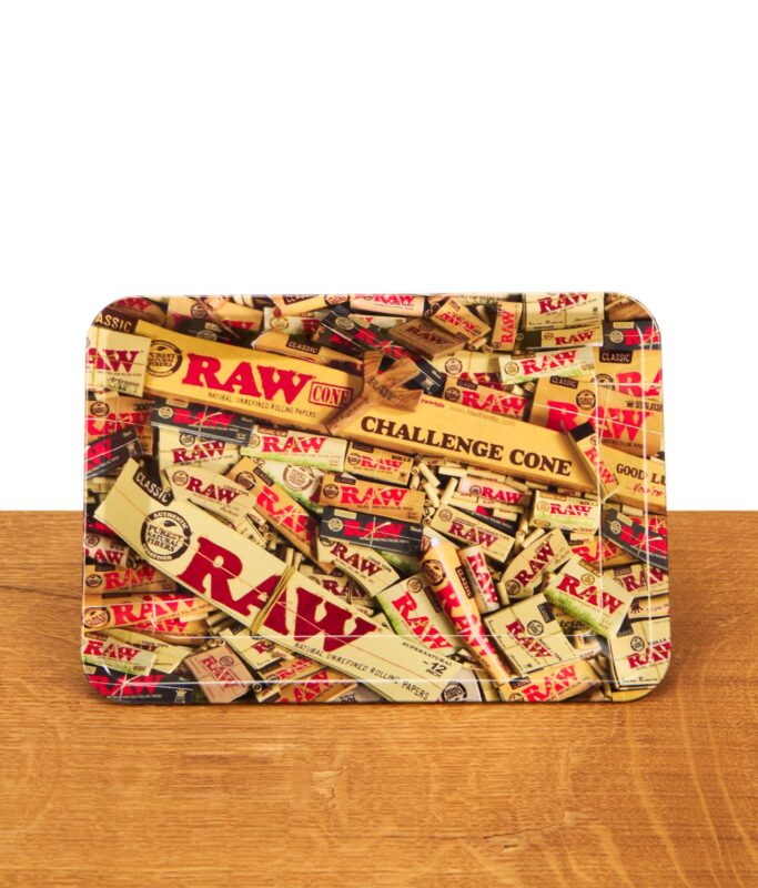 Kleine Drehunterlage von RAW "Mixed Products" auf Holz stehend