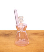 GRAV Pocket Bubbler Hourglass Pink – zart rosafarbener Glas-Rig mit durchsichtigem Downstem und eingesetztem Bowl