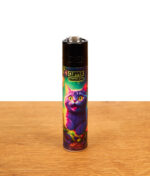 Clipper FFX Magic Catz Shroom Cat Reibradfeuerzeug mit lilafarbener Katze im psychedelischen Design auf Holz.