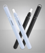 Farbvarianten des Puffco New Hot Knifes: Präsentation des Onyx (Schwarz) und Haze (Hellblau) Dab Tools mit den Schutzkappen.