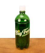 Die fertig einsatzbereite Big Fun Gravity Bong im grünen Soda-Flaschen-Design.