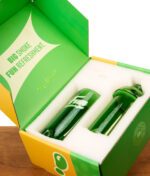 Geöffnete Box mit der im Schaumstoff geschützten Big Fun Sublime Gravity Bong.
