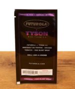 Rückseite der Futurola x Tyson 2.0 Knockout OG Blunt Wrap Verpackung auf Holz, zeigt Aufschrift für tabakfreie Terpen-Infusion.