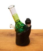 Grüner BigFun Tricolor Peak Top Glasaufsatz mit Perkolator-Einsatz auf einem Puffco Peak Vaporizer.